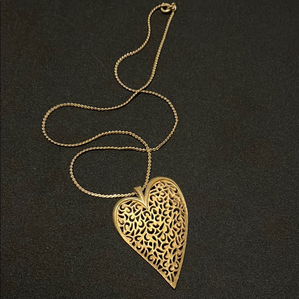 Vintage Emmons Gold Filigree Heart Necklace